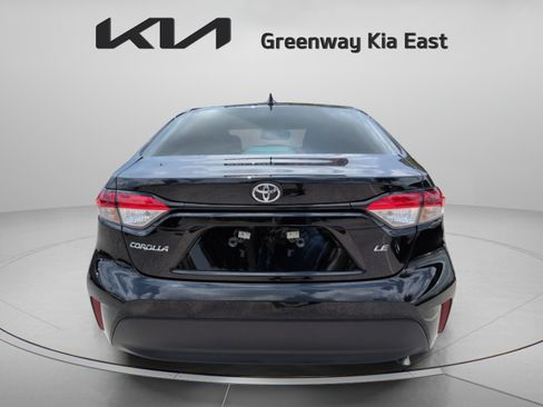 Used 2025 Toyota Corolla LE FWD image 6