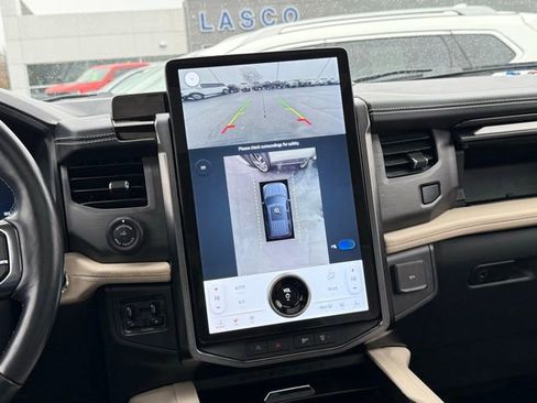 Certified 2022 Ford Expedition Platinum image 5