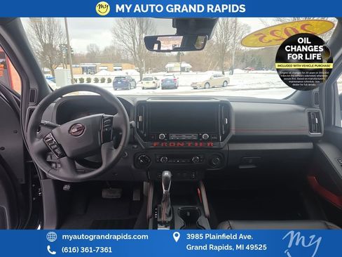 Used 2025 Nissan Frontier PRO-4X w/ Pro Premium Package AWD/4WD image 13
