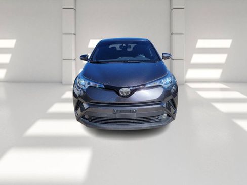 Used 2018 Toyota C-HR image 2