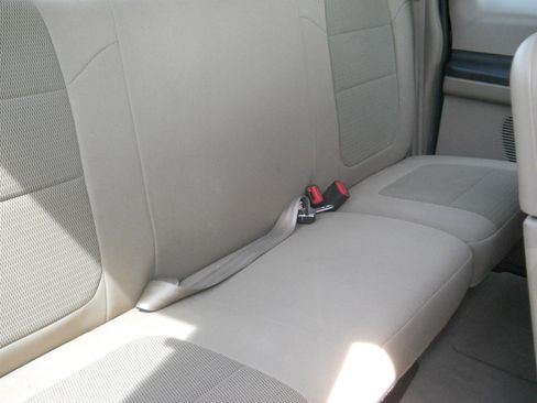 Used 2005 Ford F250 XLT image 8