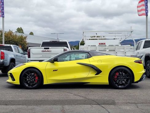 Used 2023 Chevrolet Corvette Stingray Preferred Conv w/ Z51 Performance Package RWD image 9