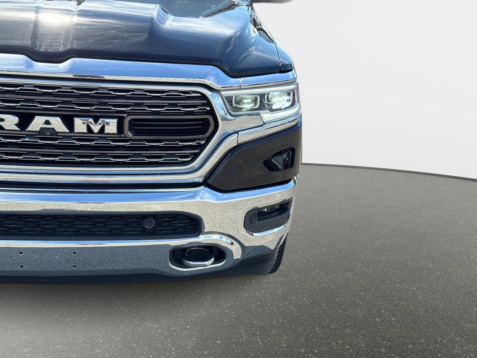 Used 2019 RAM 1500 Limited AWD/4WD image 10