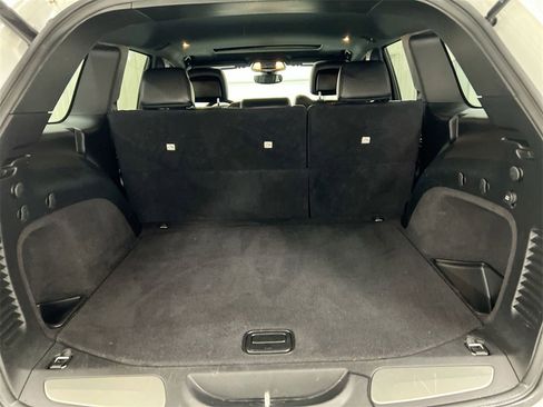 Used 2019 Jeep Grand Cherokee Limited image 25