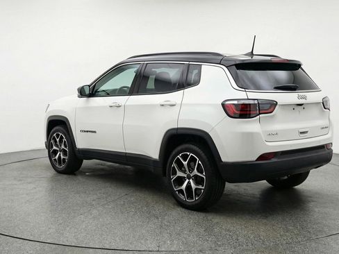 Used 2025 Jeep Compass Limited image 6