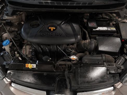 Used 2015 Hyundai Elantra SE image 34