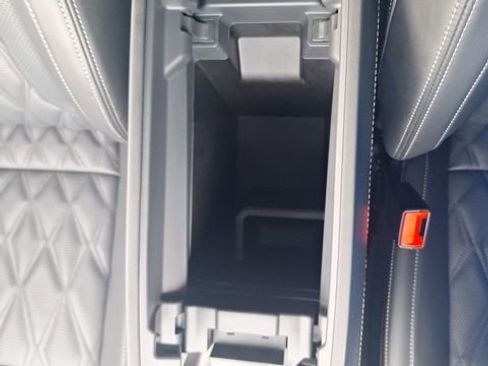 Certified 2024 Nissan Rogue Platinum FWD image 40