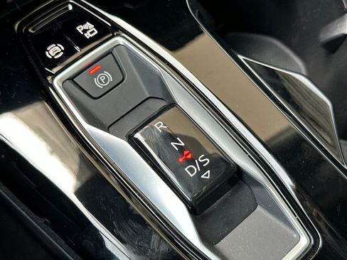 Used 2025 Audi Q5 Premium AWD/4WD image 22