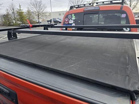 Used 2017 Toyota Tacoma TRD Sport image 12