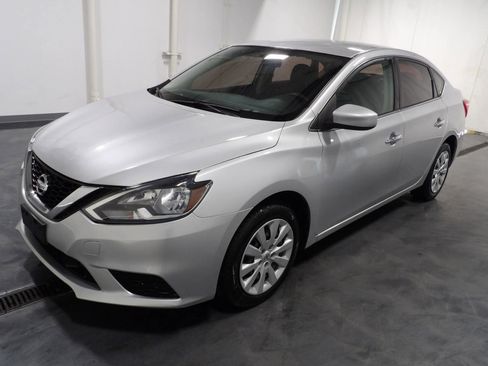 Used 2018 Nissan Sentra S image 3