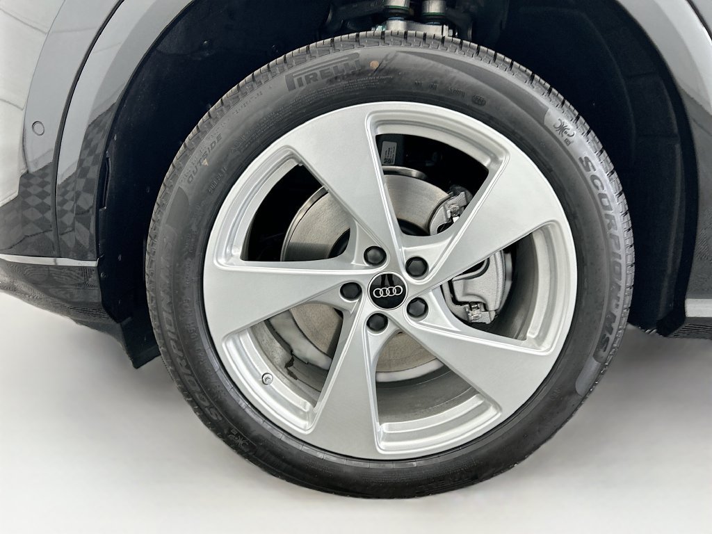Used 2025 Audi Q5 Premium Plus AWD/4WD image 30