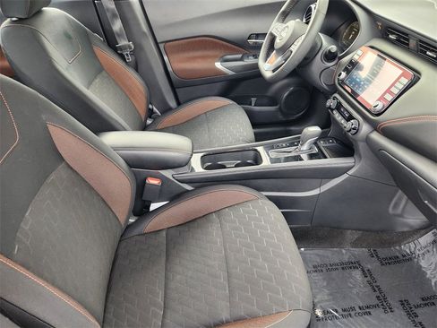 Used 2024 Nissan Kicks SR image 14