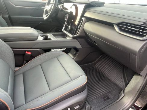 Used 2026 GMC Acadia AT4 w/ Super Cruise Package image 51