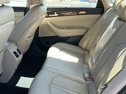 Used 2017 Hyundai Sonata Limited w/ Ultimate Package 04 FWD image 26