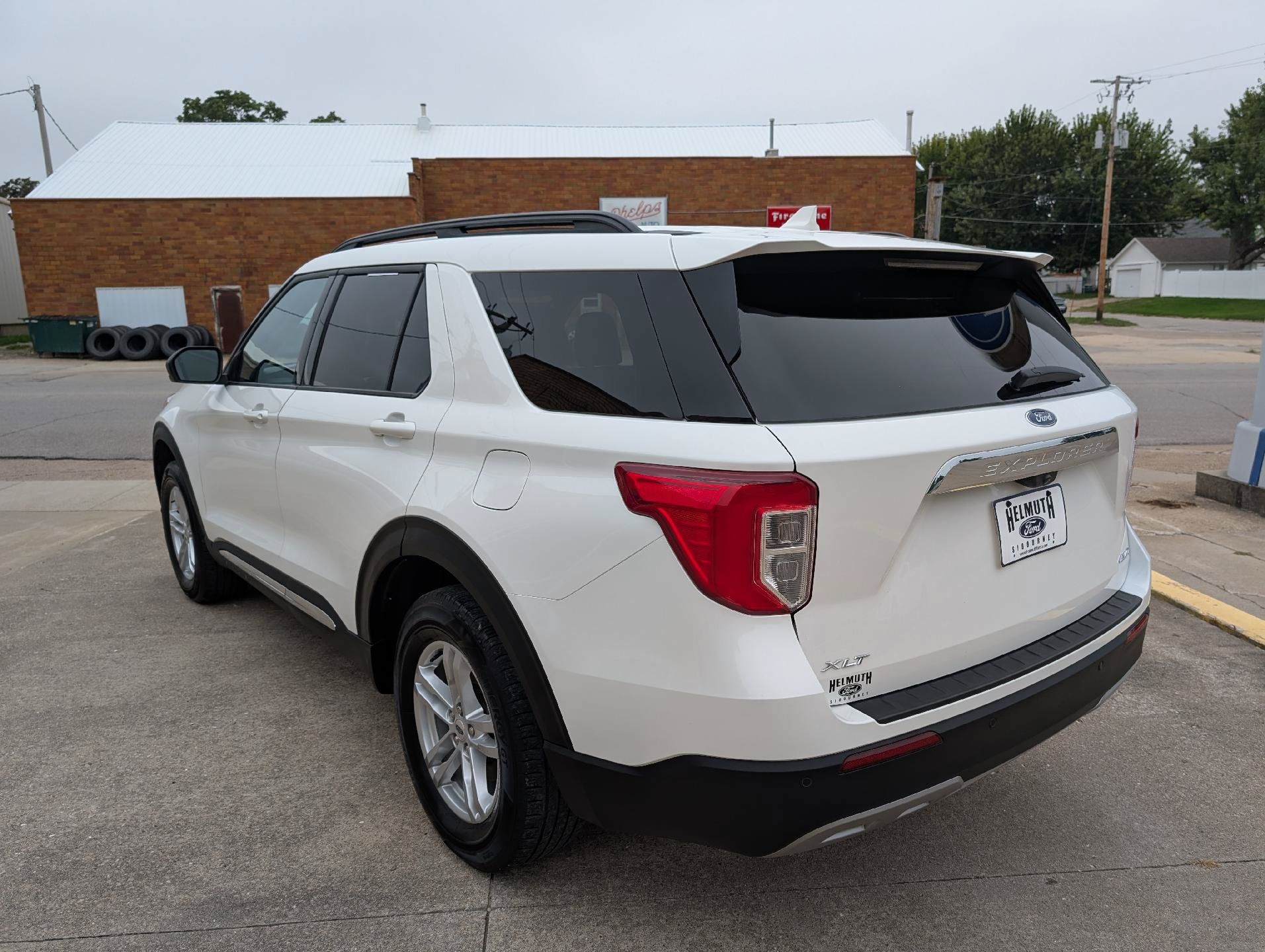 Used 2023 Ford Explorer XLT w/ Equipment Group 202A AWD/4WD image 8