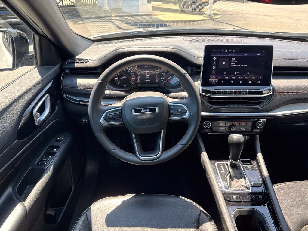 Used 2025 Jeep Compass Trailhawk AWD/4WD image 28