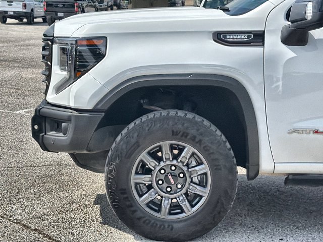 Used 2024 GMC Sierra 1500 AT4X AWD/4WD image 10
