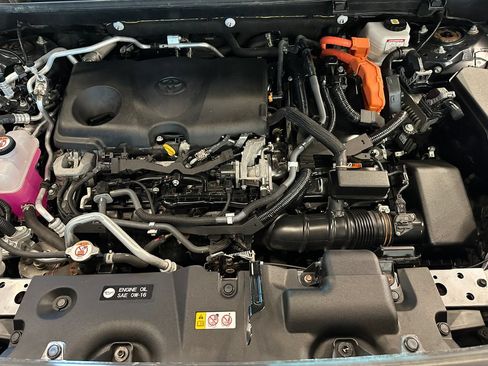 Used 2021 Toyota RAV4 SE w/ Weather & Moonroof Package AWD/4WD image 22