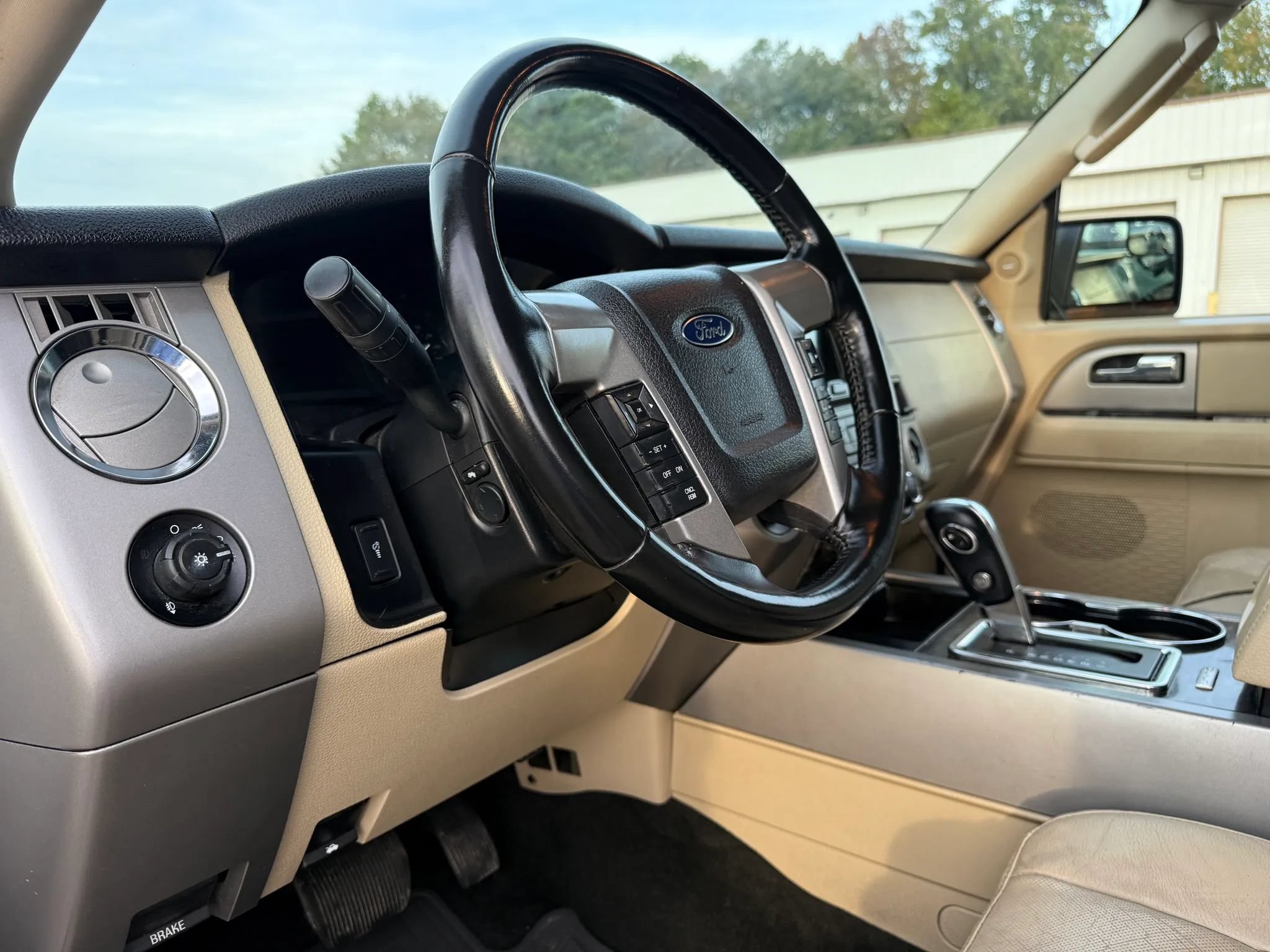Used 2016 Ford Expedition EL Limited w/ Equipment Group 301A AWD/4WD image 17