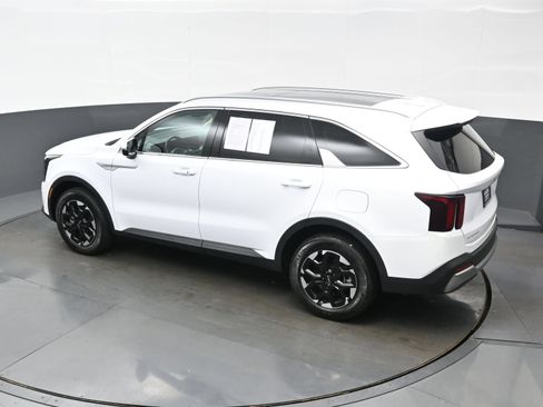 Used 2024 Kia Sorento S w/ Panoramic Sunroof Package AWD/4WD image 39