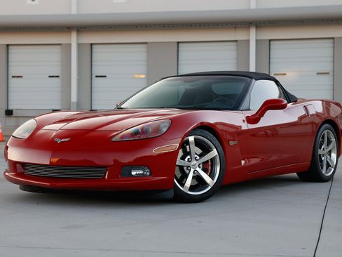 Used 2007 Chevrolet Corvette Convertible w/ Preferred Equipment Group image 1