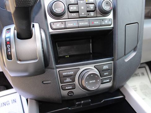 Used 2012 Honda Pilot Touring image 24