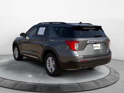 Used 2023 Ford Explorer XLT AWD/4WD image 5