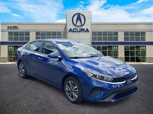 Used 2023 Kia Forte LXS w/ LXS Technology Package FWD image 7
