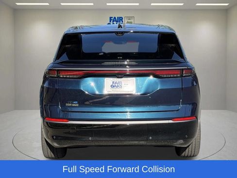 Used 2024 Jeep Wagoneer Launch Edition AWD/4WD image 9