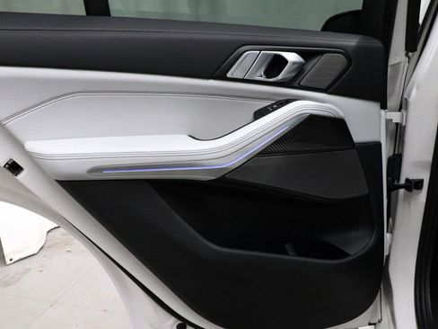 Used 2026 BMW X5 M60i image 16