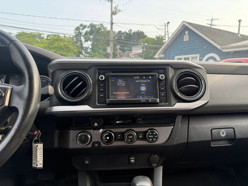 Used 2016 Toyota Tacoma SR5 w/ Towing Package AWD/4WD image 21
