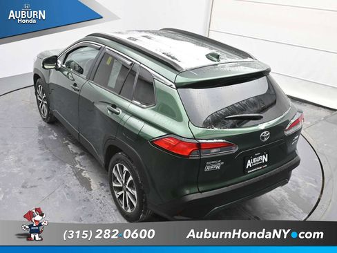 Used 2023 Toyota Corolla Cross XLE image 27