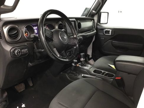Used 2022 Jeep Gladiator Sport AWD/4WD image 9