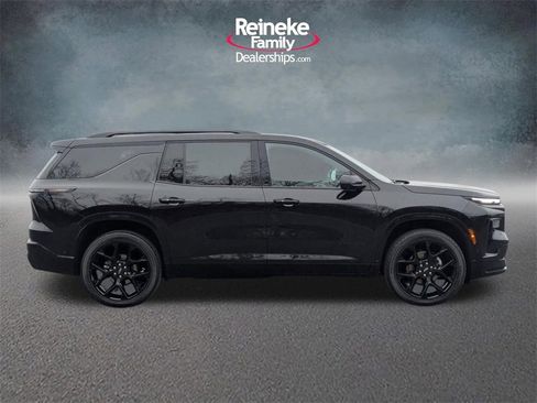 Used 2024 Chevrolet Traverse RS image 4