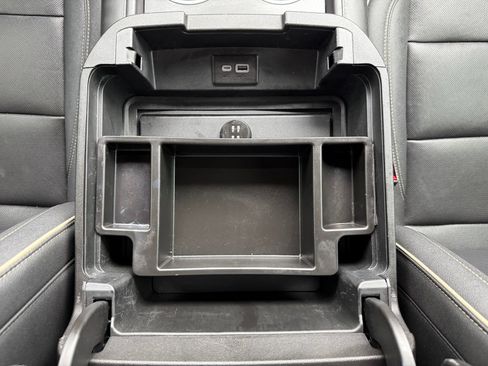 Used 2023 Chevrolet Tahoe Premier w/ Premium Package AWD/4WD image 32