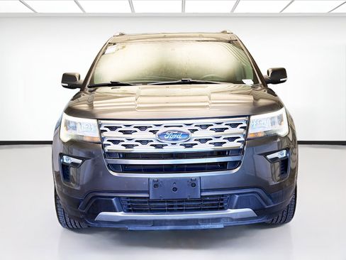 Used 2019 Ford Explorer XLT w/ Equipment Group 201A image 2