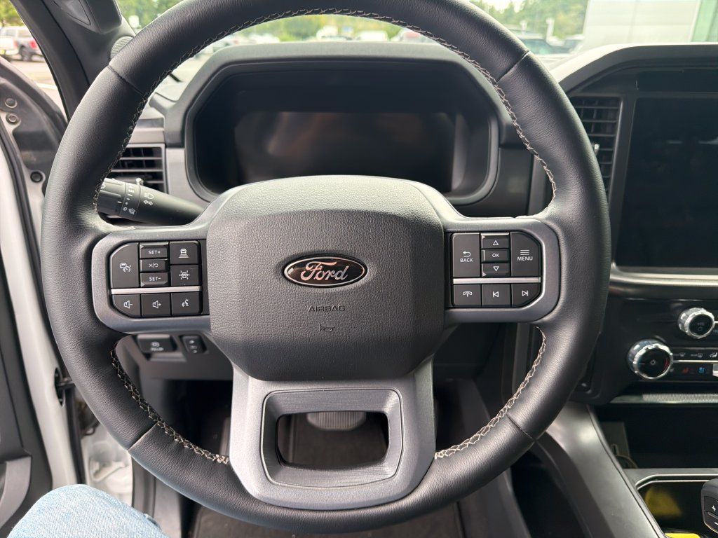 Used 2025 Ford F150 Lariat AWD/4WD image 14
