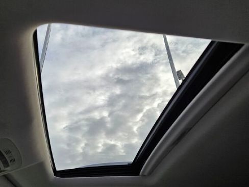 Used 2012 Lexus RX 450h Base w/ Luxury Pkg image 18