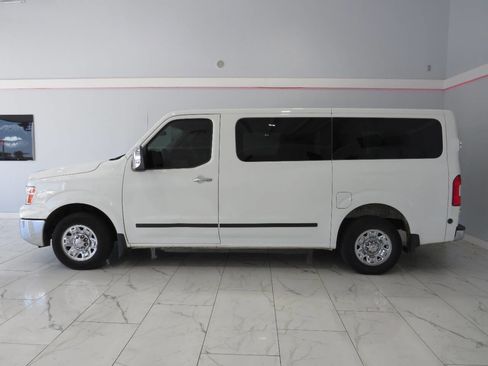 Used 2017 Nissan NV 3500 SV w/ SV Technology Package image 7