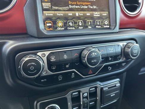 Used 2023 Jeep Wrangler Unlimited Rubicon w/ Safety Group image 21