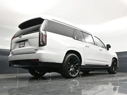 Used 2023 Cadillac Escalade ESV Sport Platinum w/ LPO, ONYX Package AWD/4WD image 64