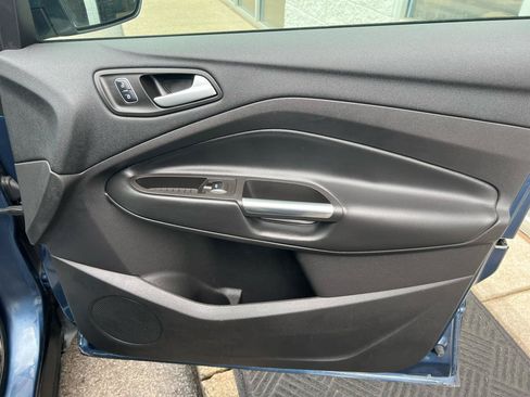 Used 2018 Ford Escape SEL FWD image 19