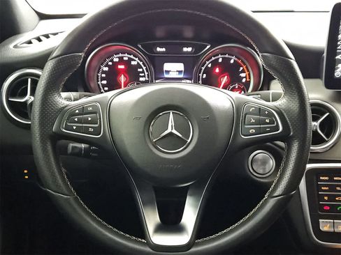 Used 2018 Mercedes-Benz GLA 250 4MATIC image 24