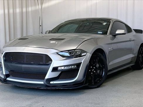 Used 2020 Ford Mustang GT Premium w/ Black Accent Package RWD image 2