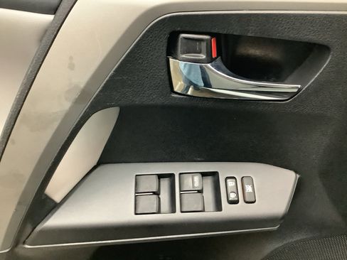 Used 2017 Toyota RAV4 XLE image 17