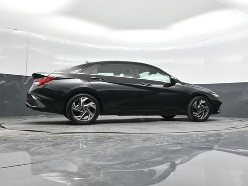 Used 2024 Hyundai Elantra Limited FWD image 50