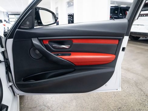 Used 2017 BMW M3 RWD image 23