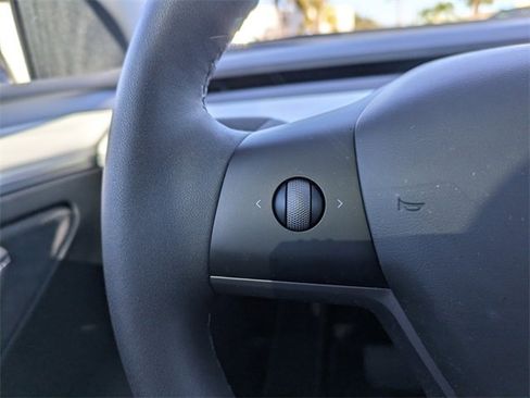 Used 2023 Tesla Model Y Long Range image 29