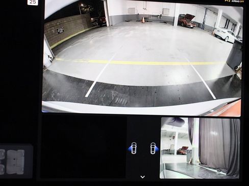 Used 2023 Tesla Model 3 Standard Range image 5