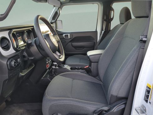 Used 2025 Jeep Wrangler Unlimited Sport AWD/4WD image 14